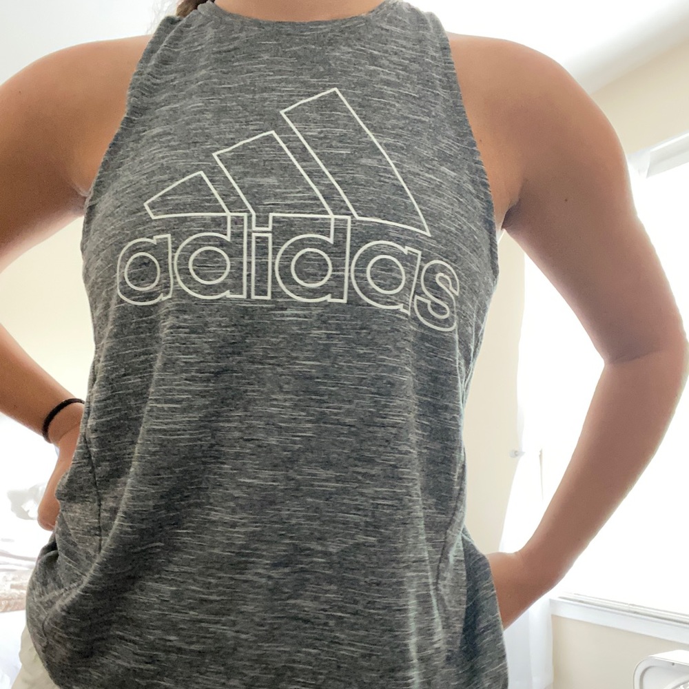 ADIDAS WORKOUT TANK SIZE MEDIUM